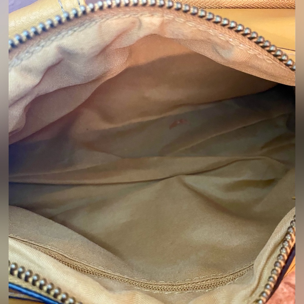 LEATHER Shoulder Bag; Mustard; Multi pocket; Vintage; EUC. - Picture 6 of 7